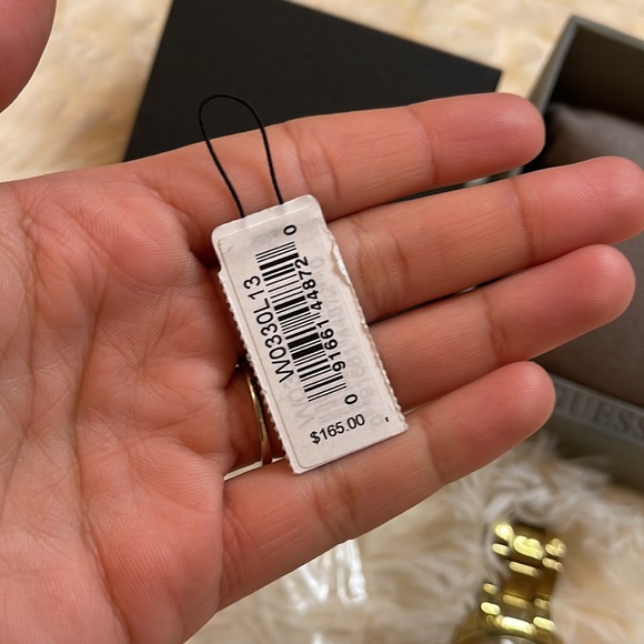 3 dial Guess watch! - Picture 7 of 7